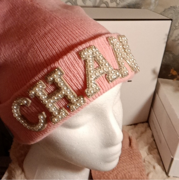 NWT beanie & glove set - Picture 4 of 5